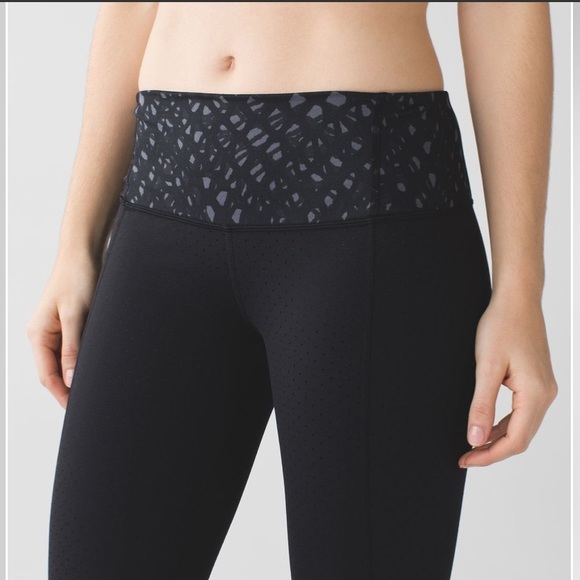 Lululemon Gather & Crow Crop Leggings - Picture 4 of 13
